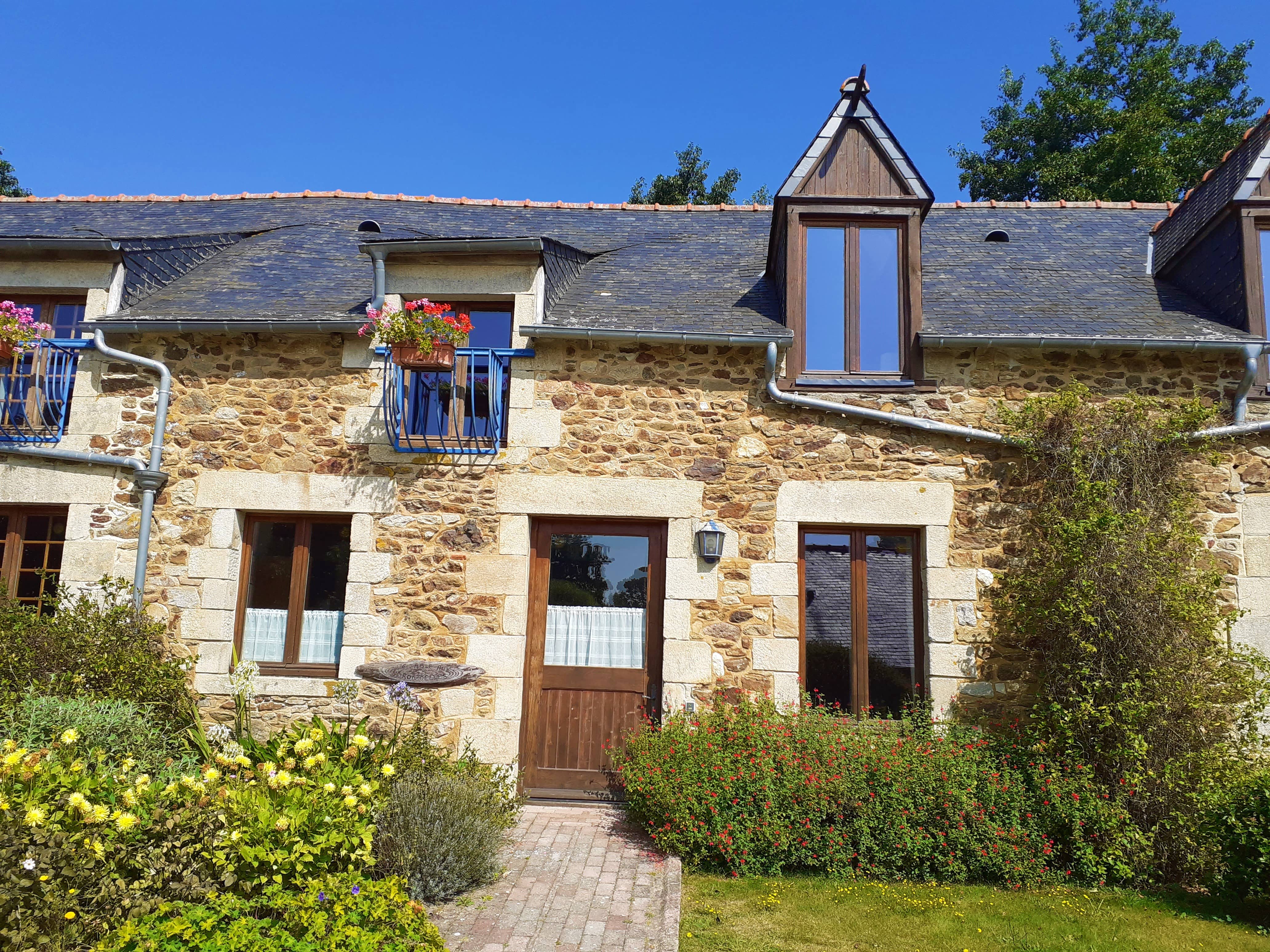 la julerie photo of the Swallow's Barn, the third of four cottages in Brittany