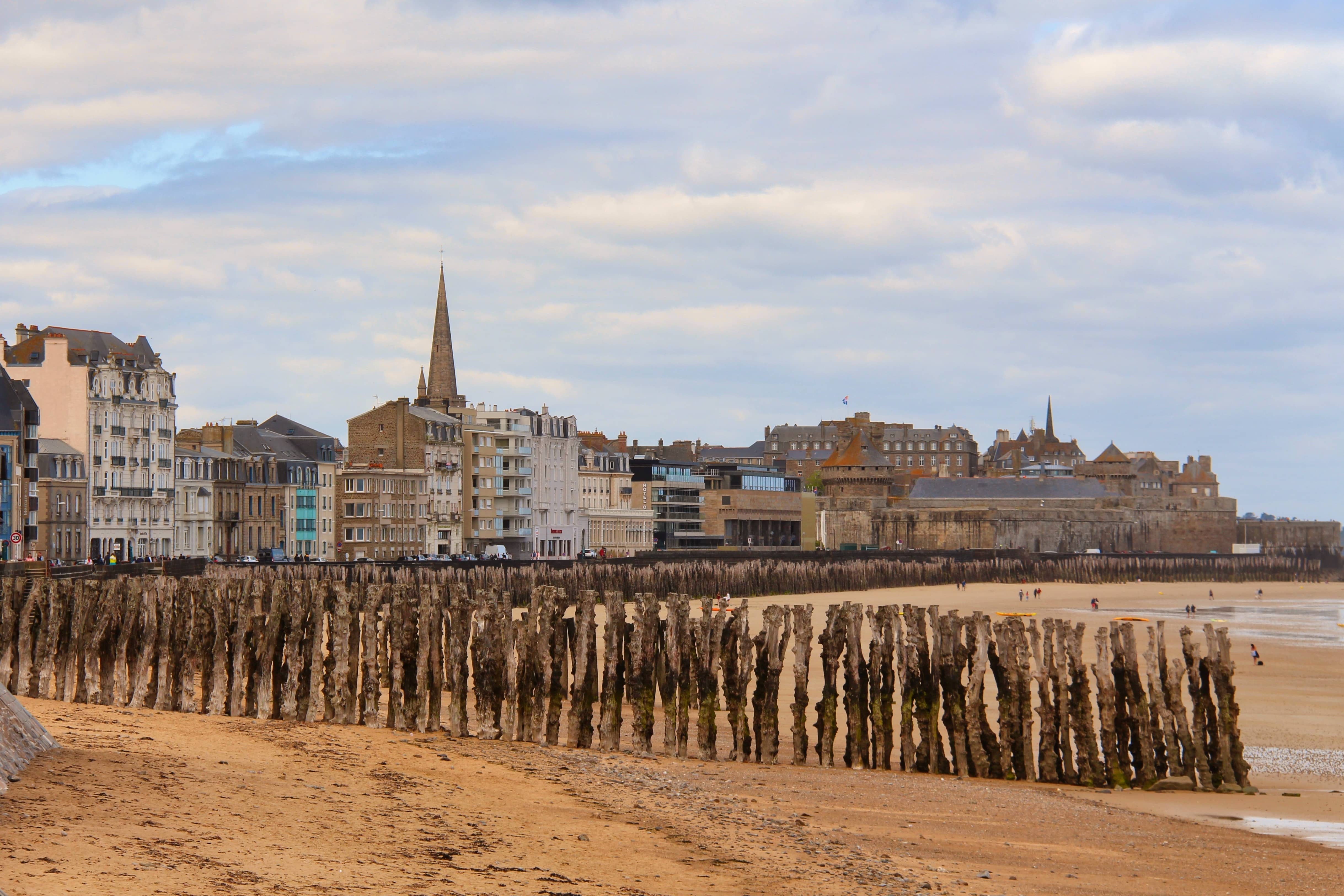 View of the fortified walls and the old town of Saint-Malo 35000, Brittany